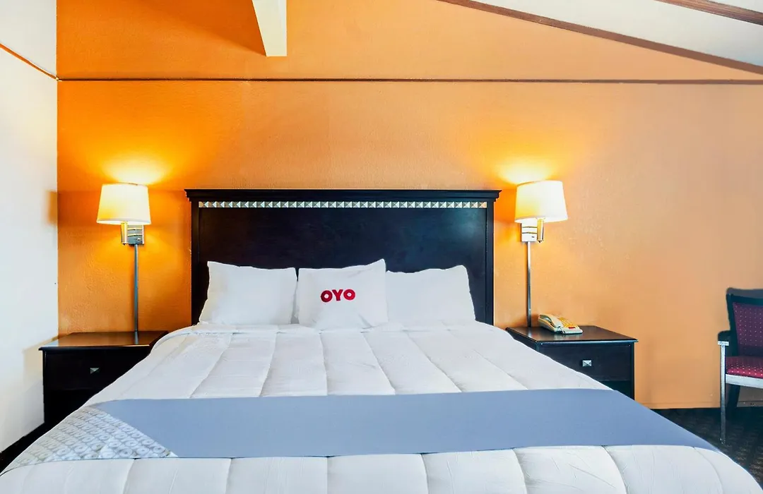 Travelodge By Wyndham Dodge City Ks-1