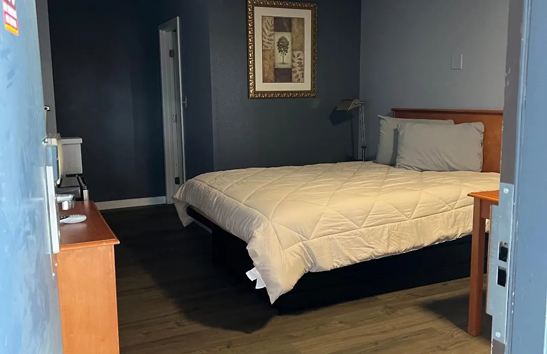 Budget Inn-1