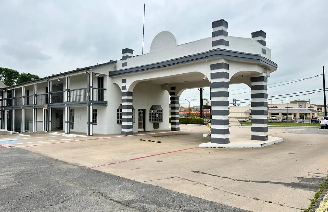 Sherman Inn-1