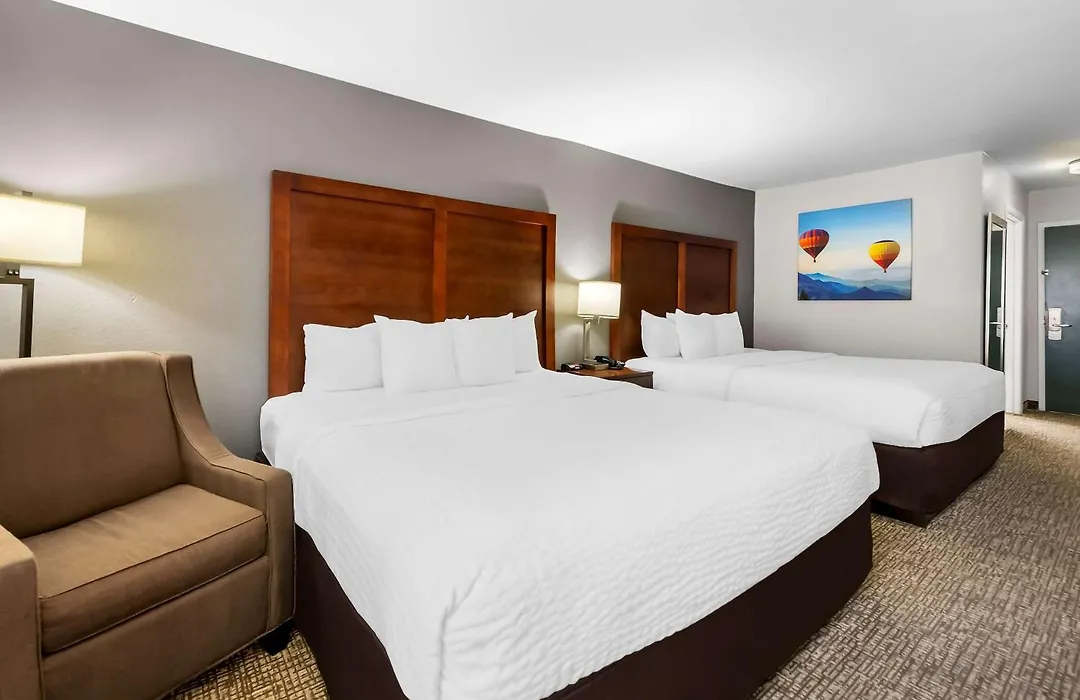 Clarion Pointe Apex - Holly Springs-1