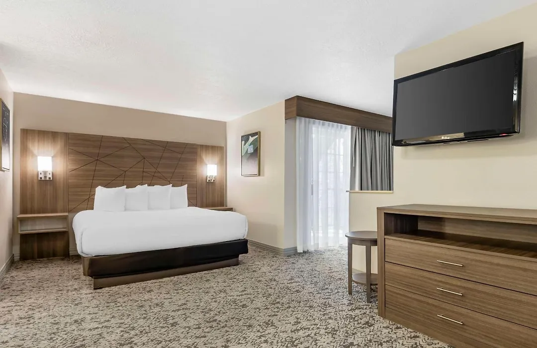 Best Western Plus Grand Manor Inn-1
