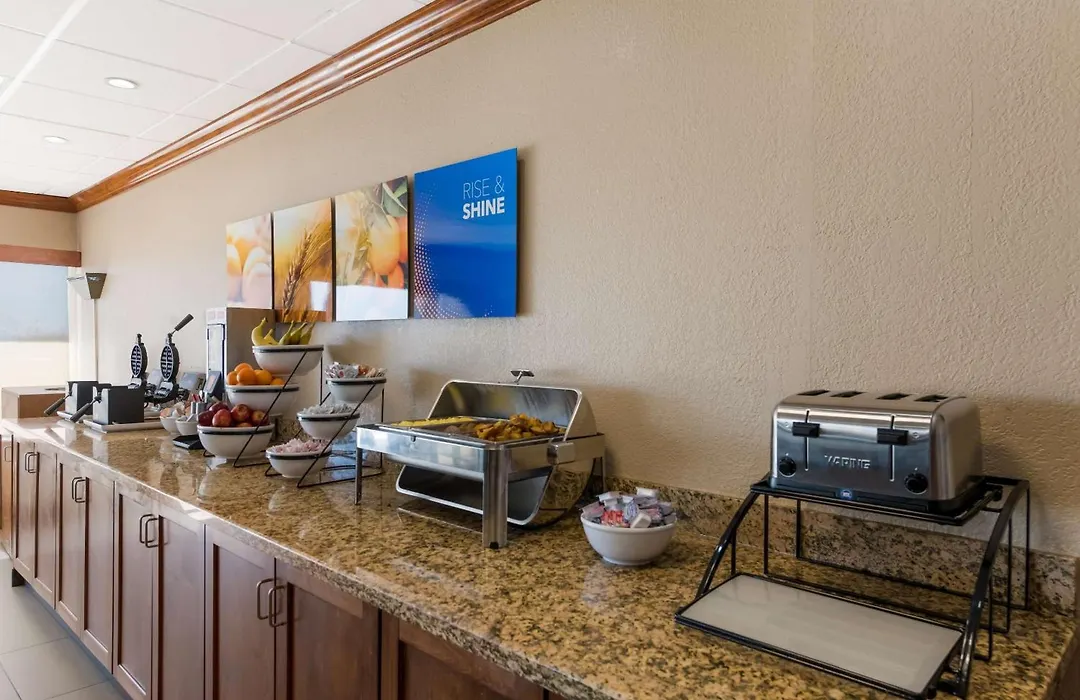 Comfort Inn South Oceanfront-1