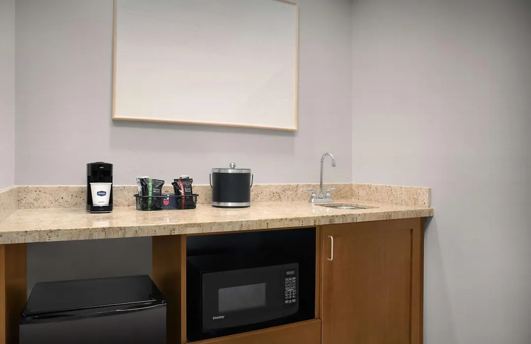 Hampton Inn & Suites Williston-1