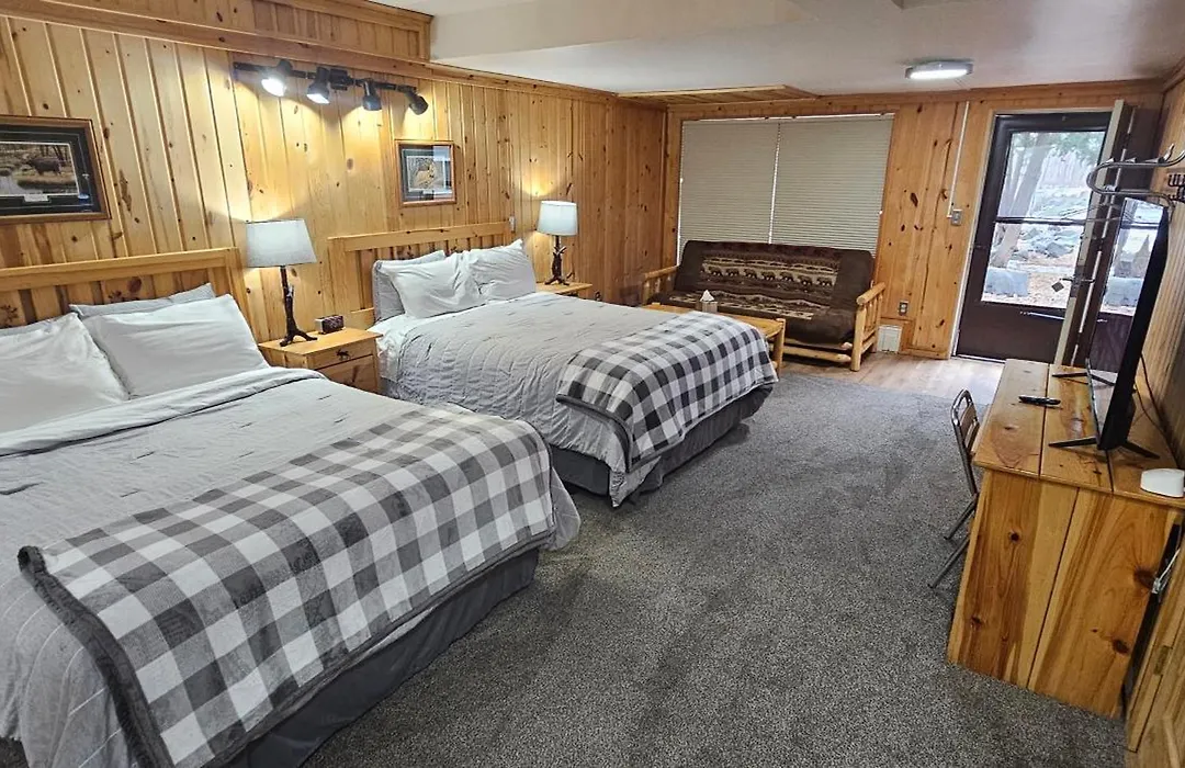 Willard Munger Inn-1