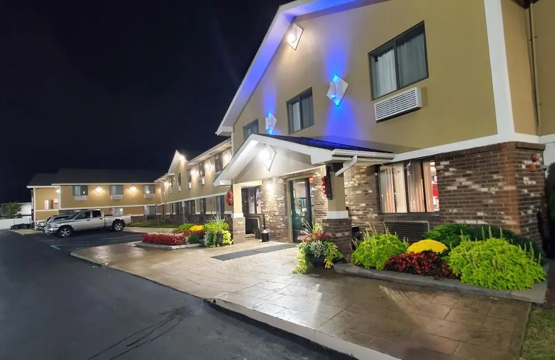 Super 8 By Wyndham Sterling Heights/Detroit Area-1