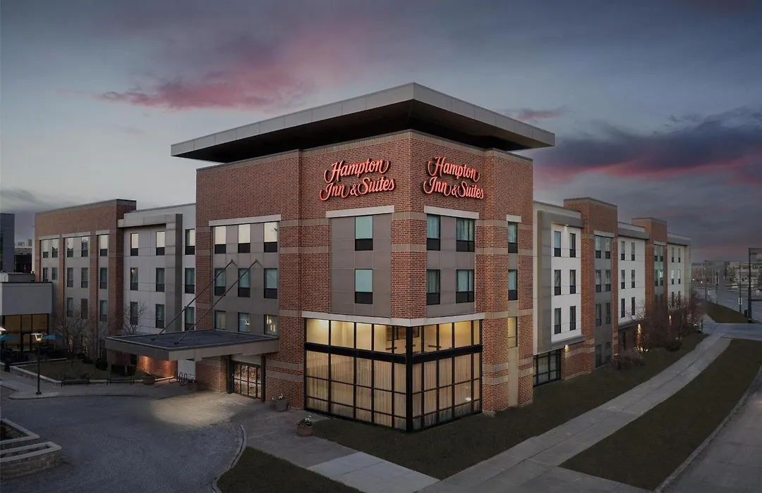 Hampton Inn & Suites Omaha-Downtown-1