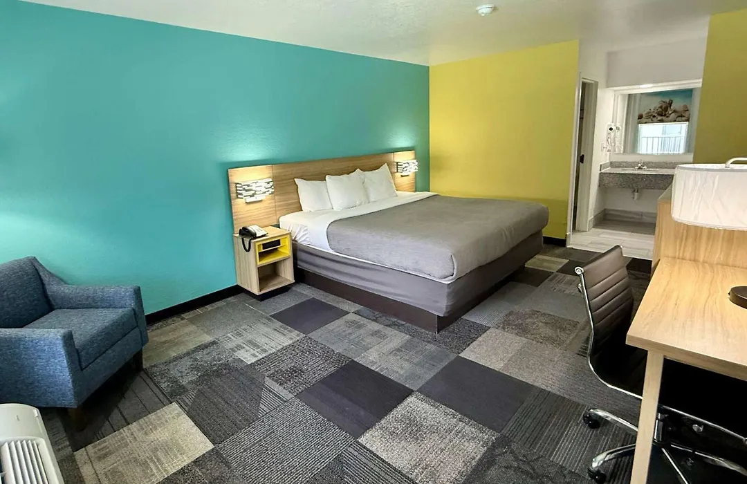 Days Inn By Wyndham Eglin Afb-1