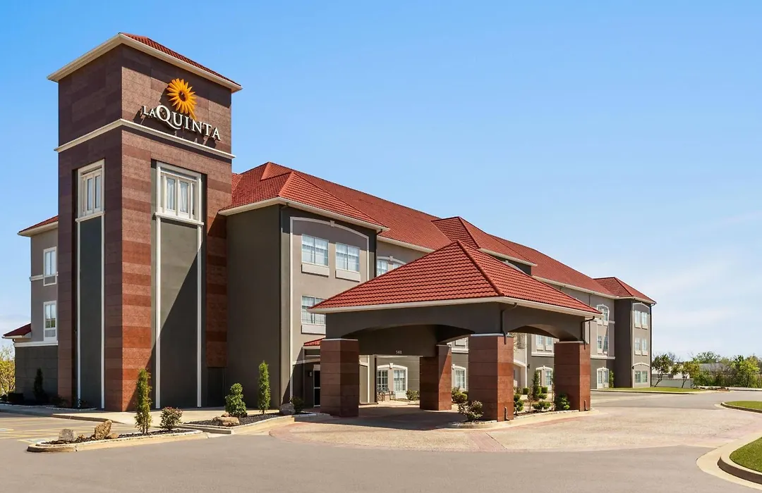 La Quinta By Wyndham Shawnee-1