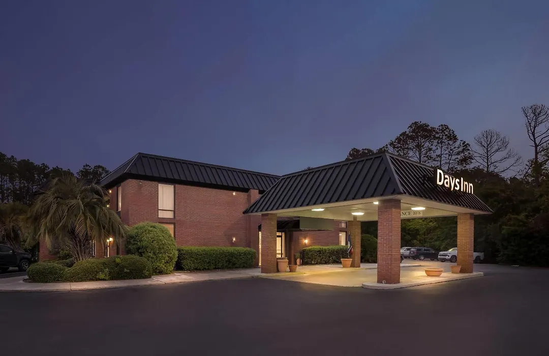 Days Inn By Wyndham Statesboro-1