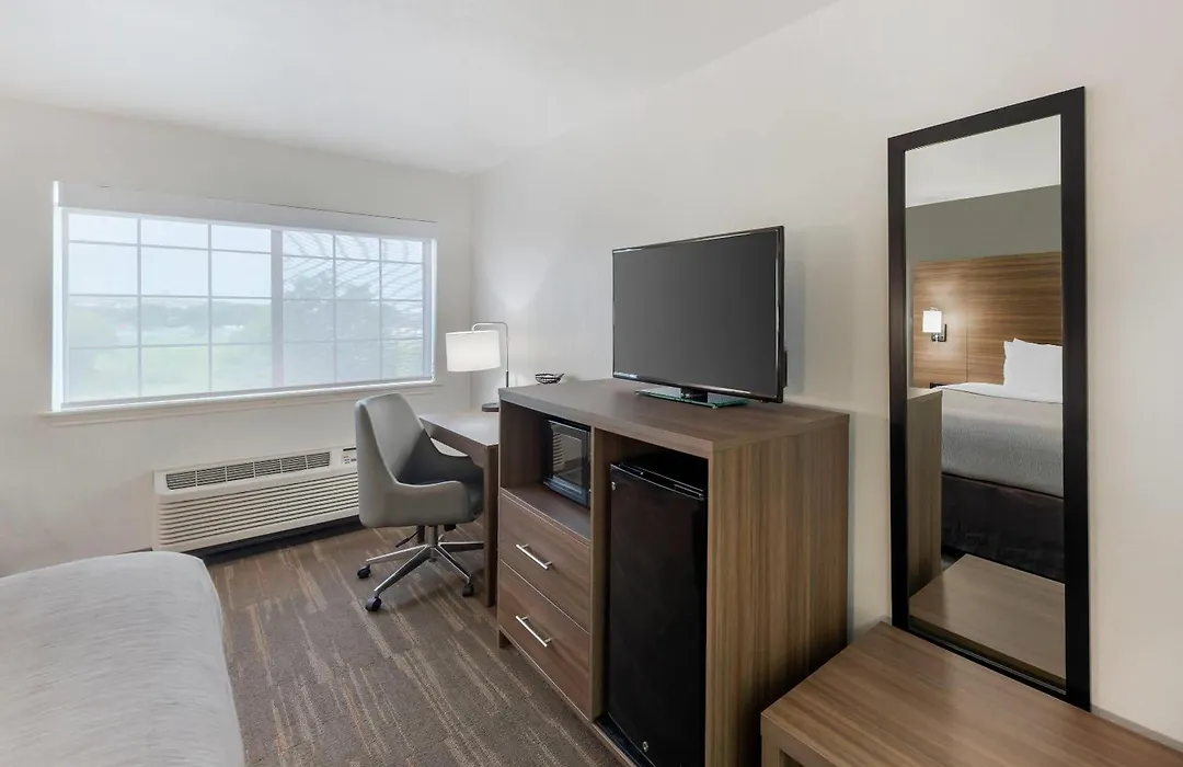 Quality Inn Near Seaworld - Lackland-1