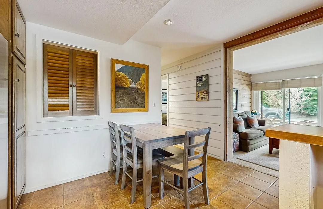 4027 Bluff-1