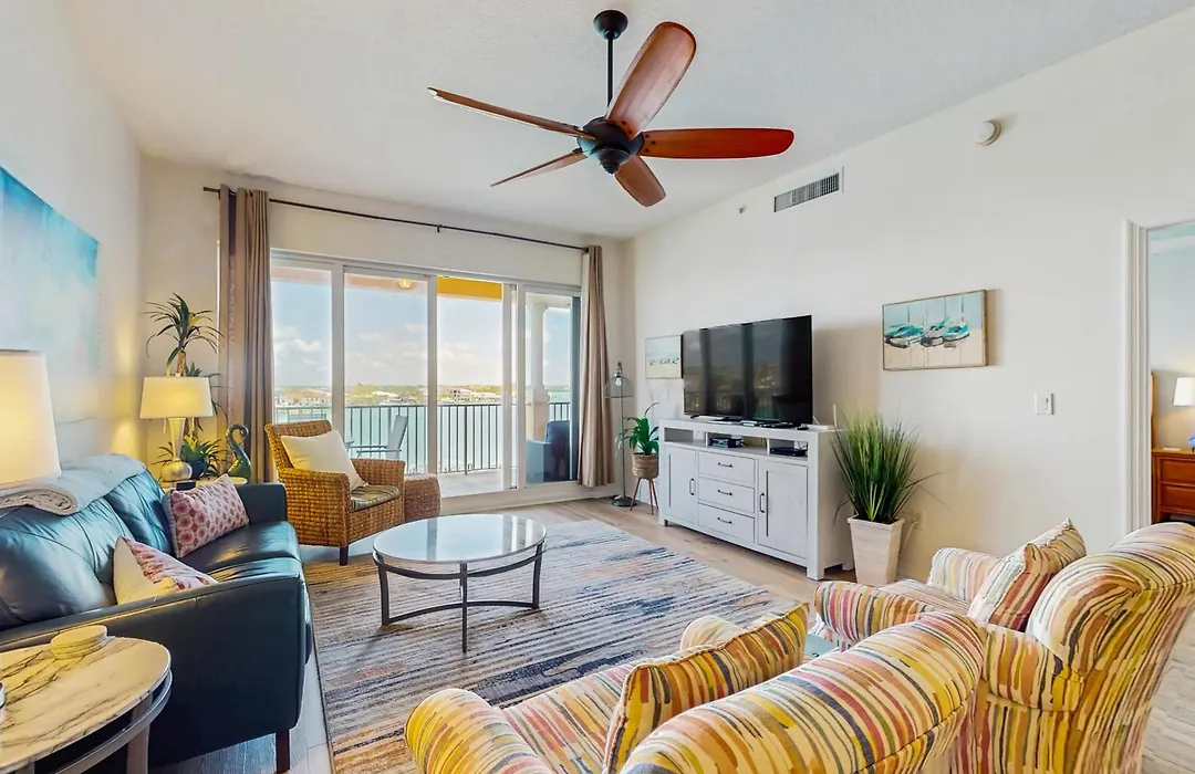 Harborview Grande 402-1