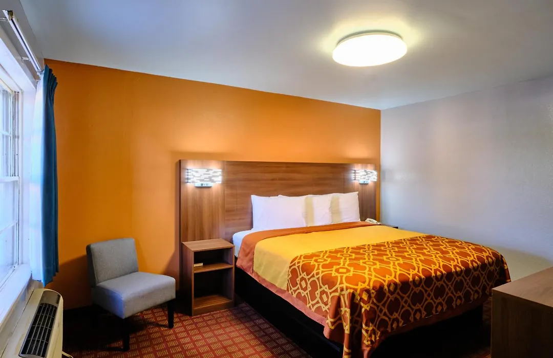 Economy Inn-1