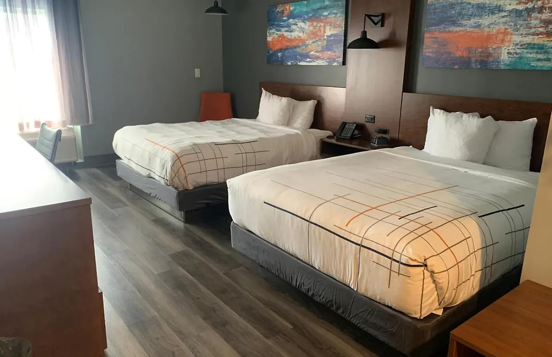 La Quinta Inn & Suites By Wyndham Louisville Ne - Old Henry Rd-1