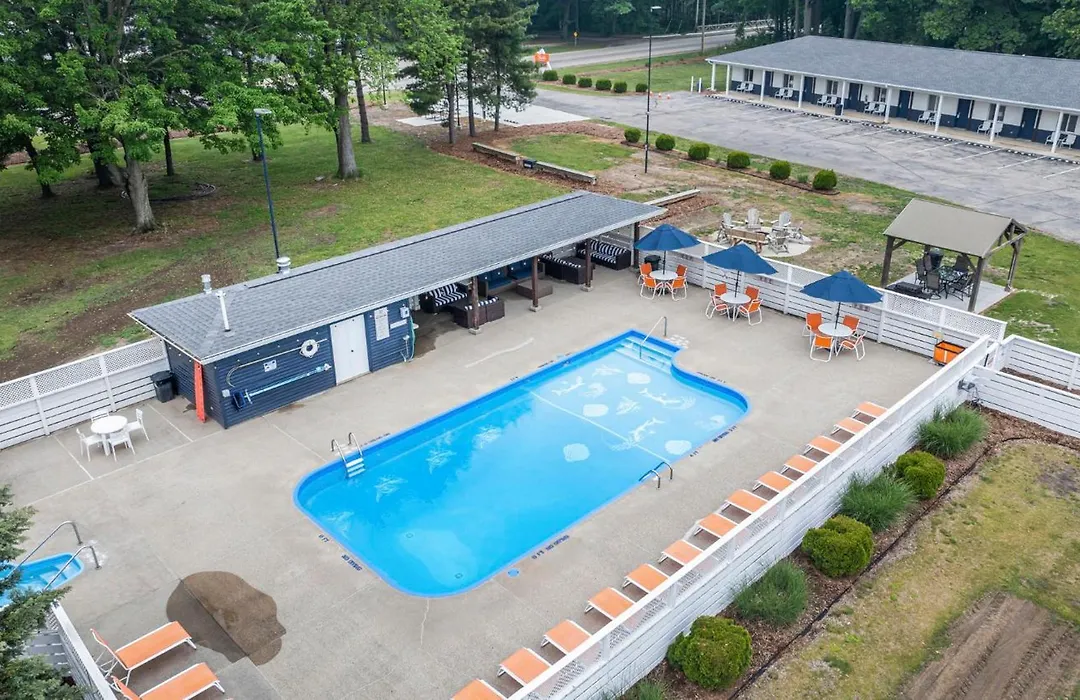 Starlite Resort-1