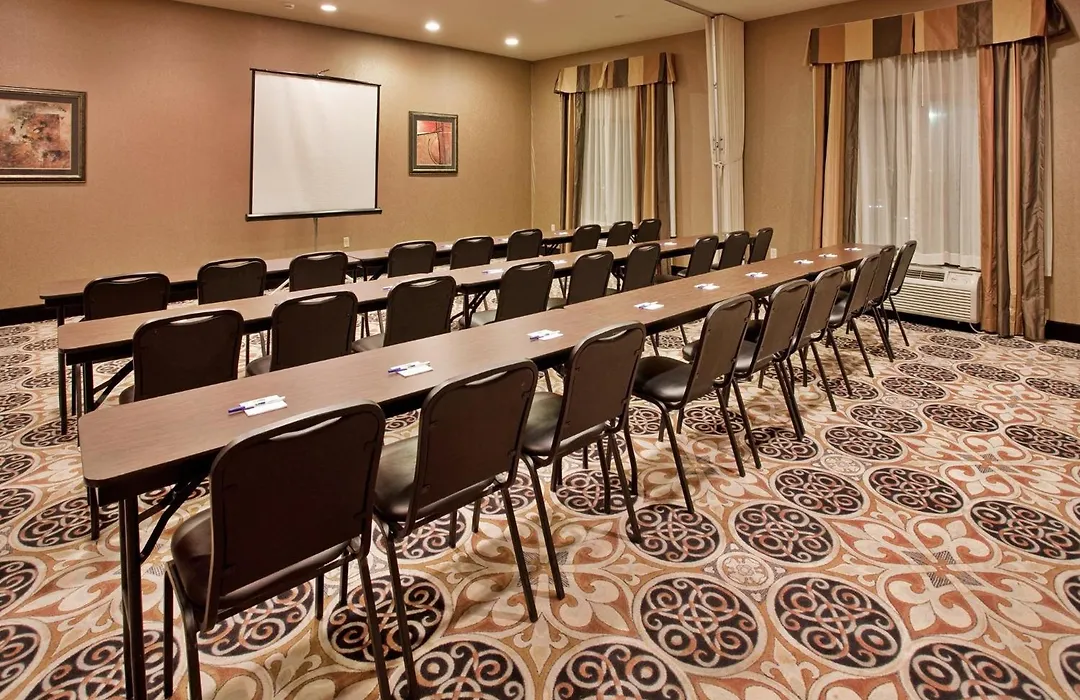 Holiday Inn Express Hotel & Suites Mcpherson By Ihg-1