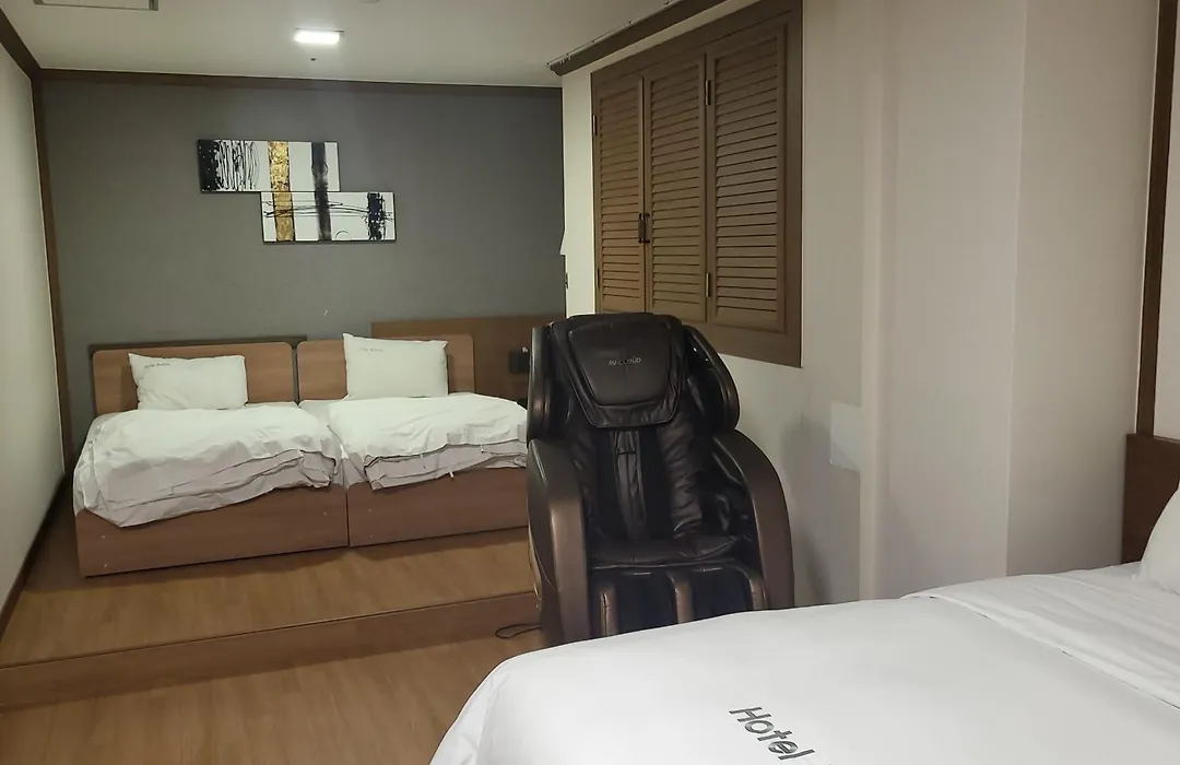 Bolton Hotel-1
