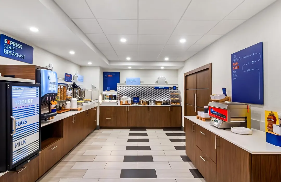 Holiday Inn Express & Suites Jacksonville South East - Medical Center Area By Ihg-1
