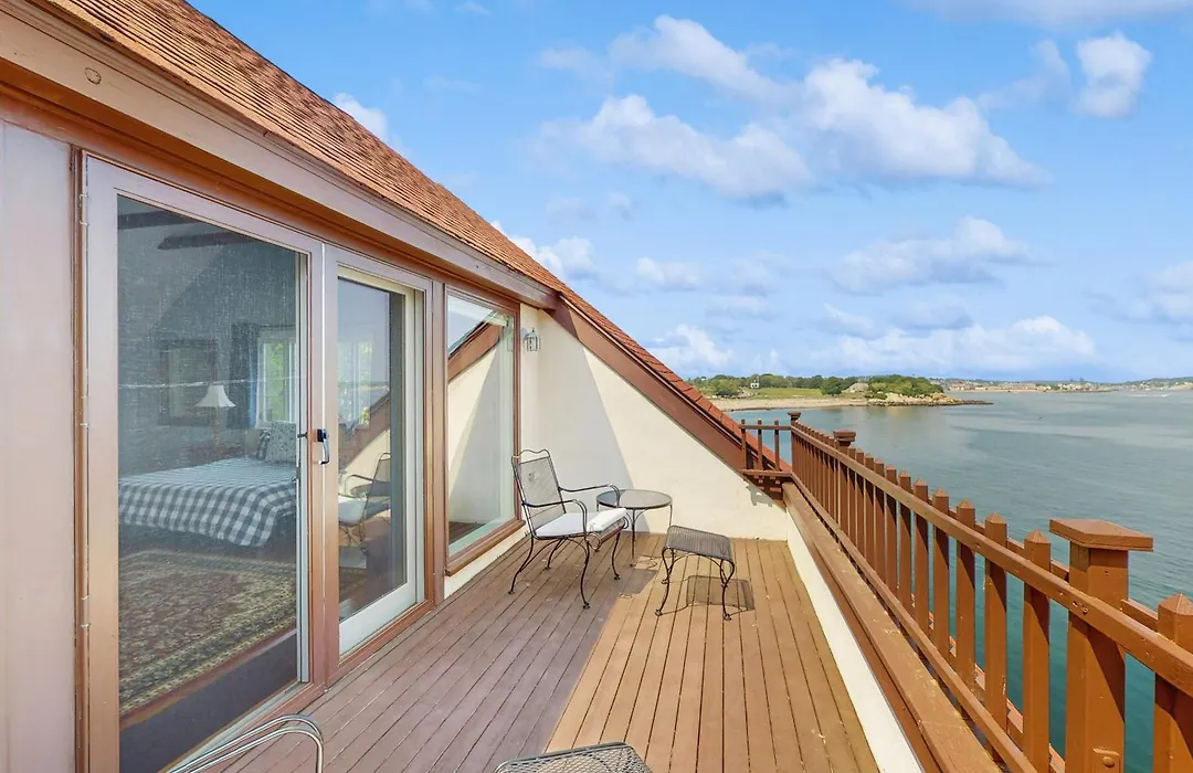 Point Radio Cottage-1