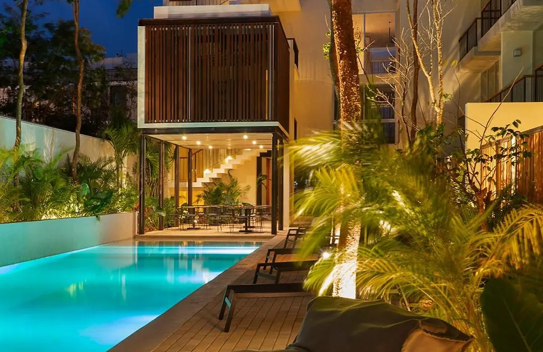 Stylish Condo For 4 Rooftop & Pool Access-1