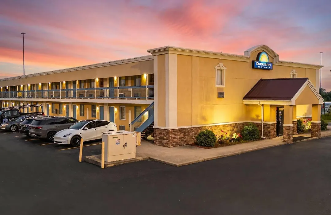 Days Inn By Wyndham Fort Wayne-1