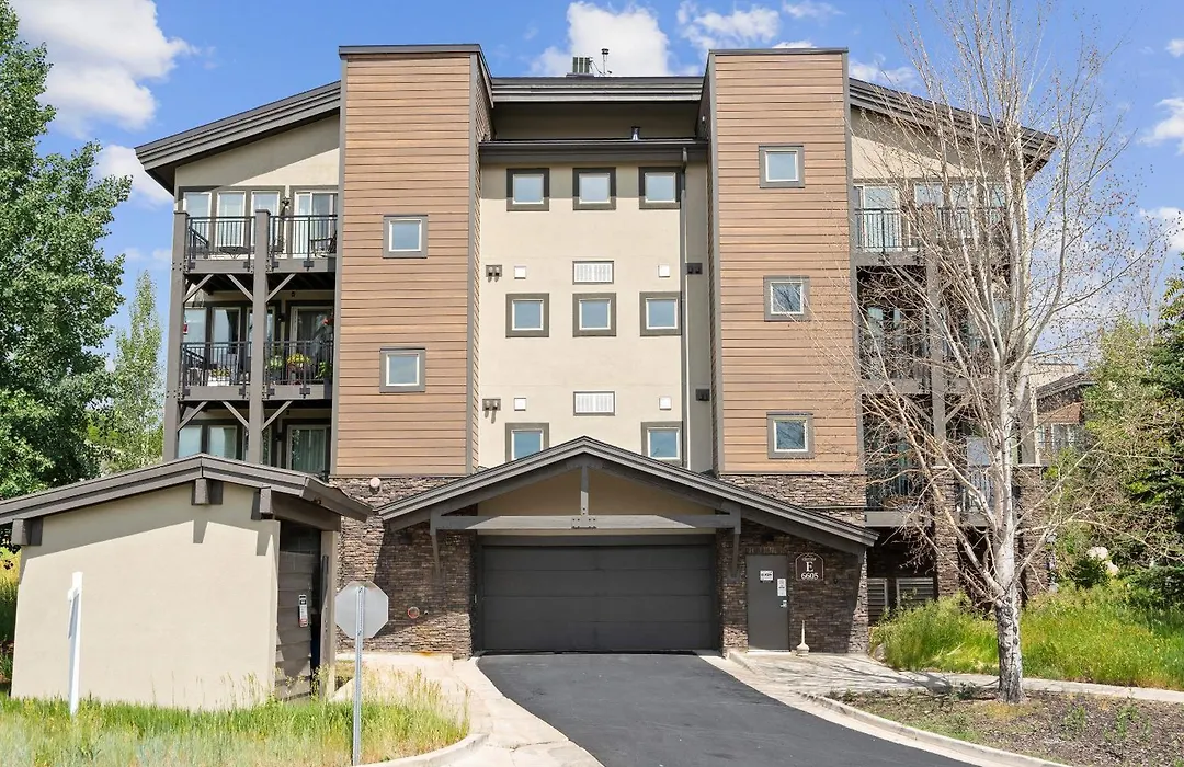 Crestview Condominiums By All Seasons Resort Lodging-1