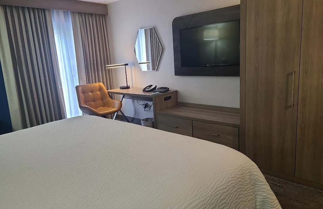 Holiday Inn Express Fort Lauderdale North - Executive Airport By Ihg-1