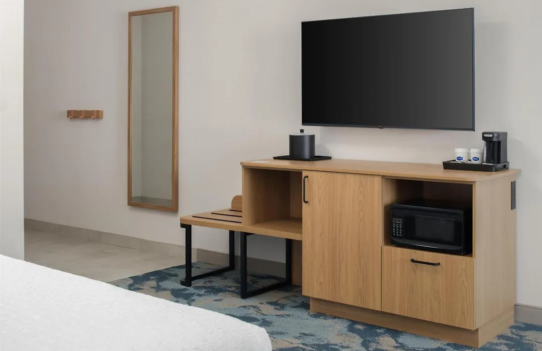 Hampton Inn By Hilton North Hollywood-1