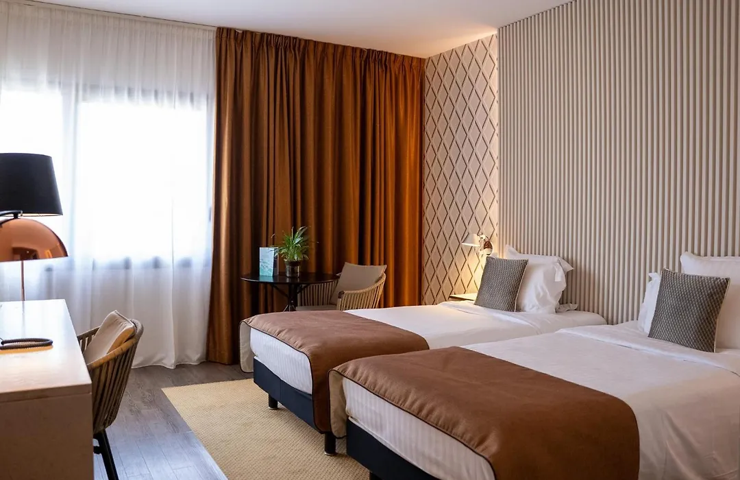 Aquabella Hotel & Spa-1