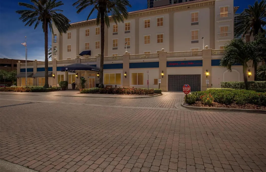 Hampton Inn & Suites St. Petersburg/Downtown-1