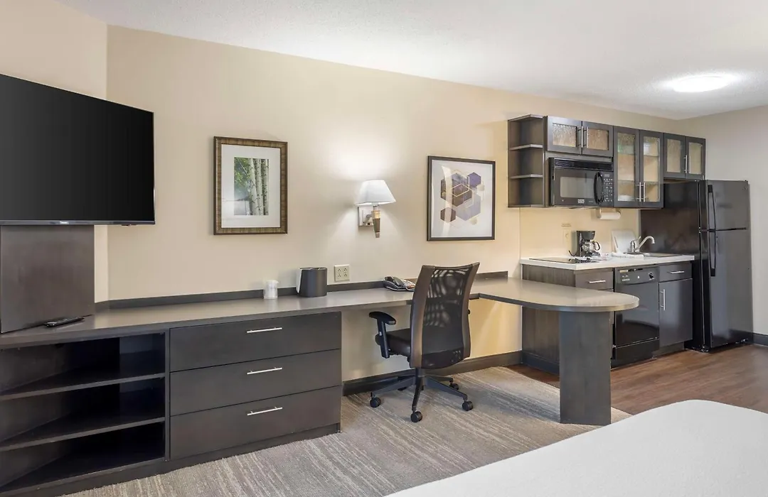 Executive Residency By Best Western Philadelphia-Willow Grove-1