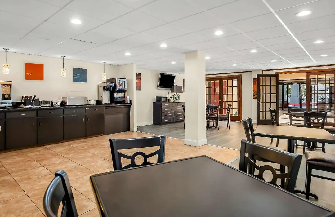 Quality Inn And Suites Lafayette-1