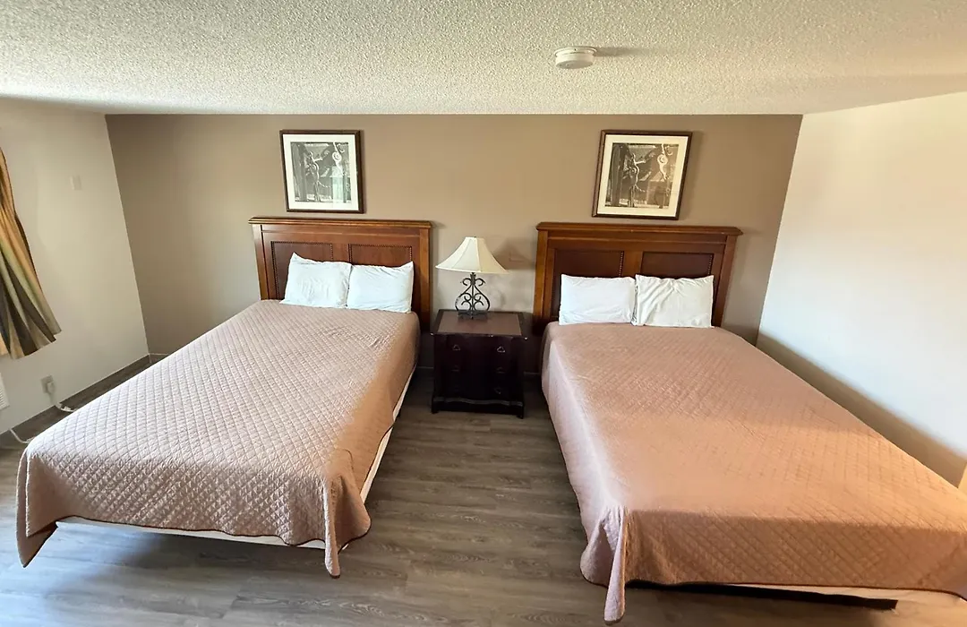 Island Inn-1