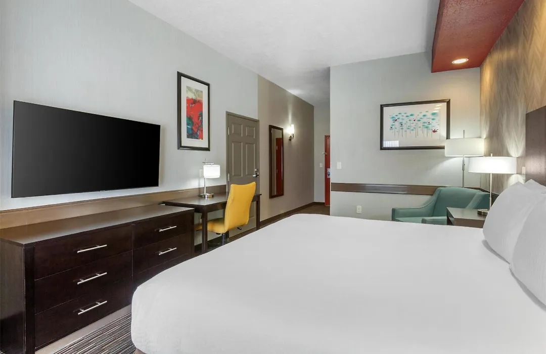 Best Western Plus Gallup Inn & Suites-1