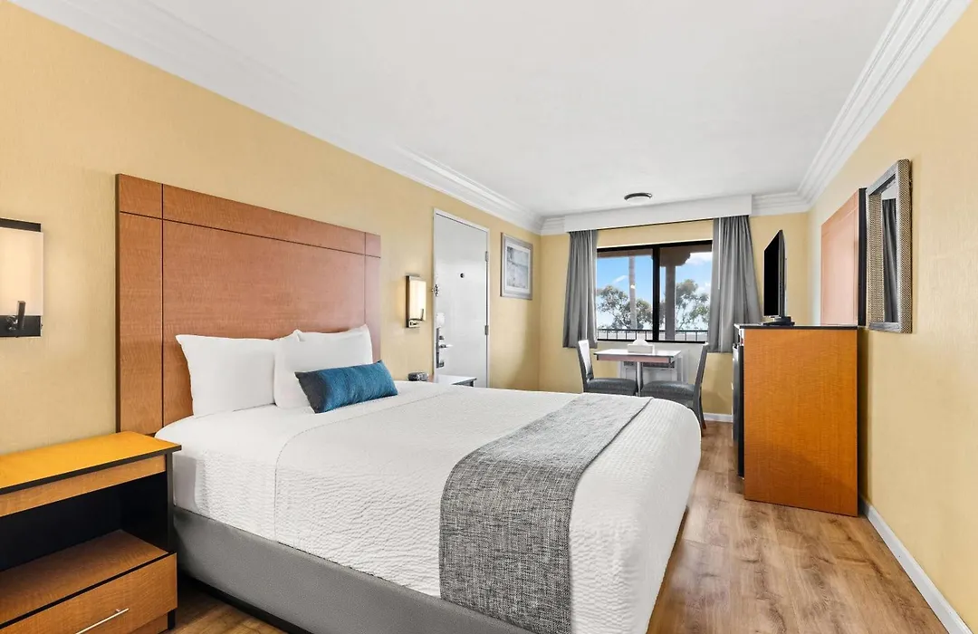 Travelodge By Wyndham San Clemente Beach-1