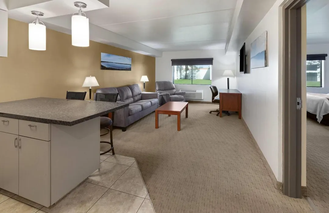 Baymont By Wyndham Jamestown Conference Center & Water Park-1
