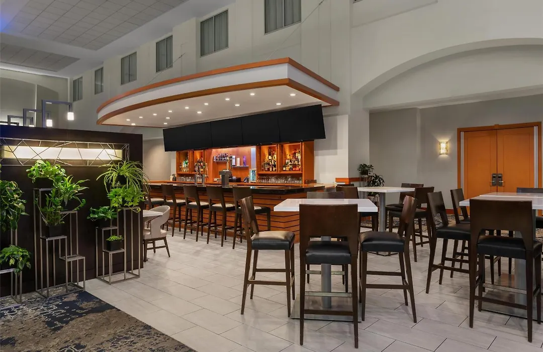 Embassy Suites Boston At Logan Airport-1