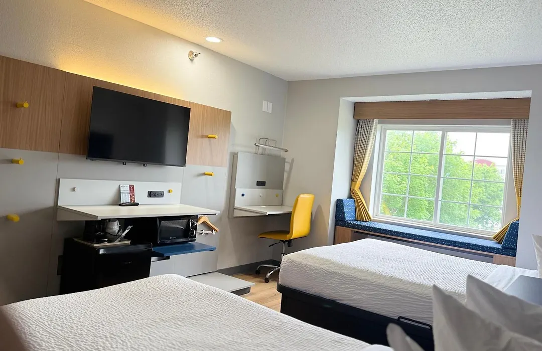 Microtel Inn & Suites By Wyndham Sioux Falls-1