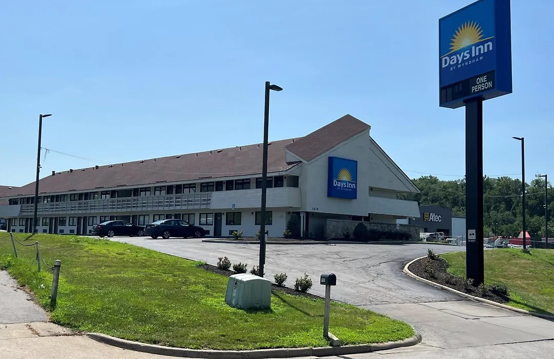 Days Inn By Wyndham Kansas City Northeast-1