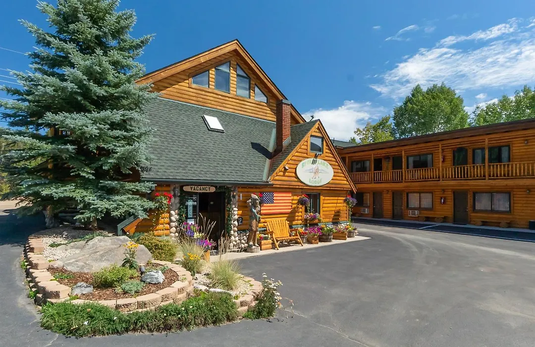 Spirit Lake Lodge-1