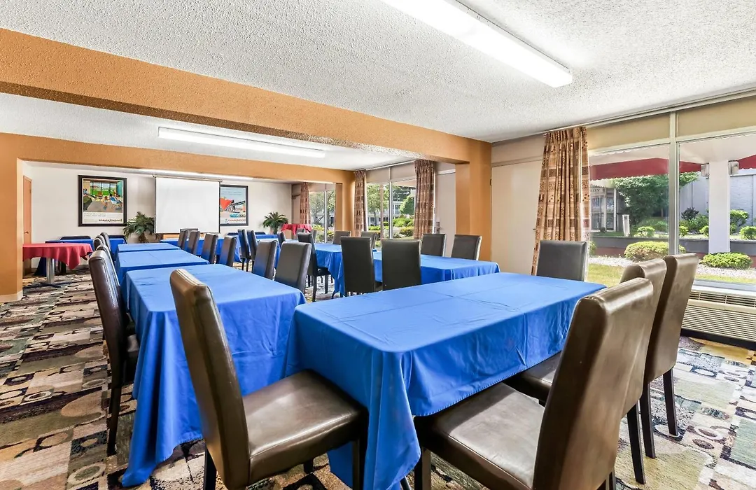 Howard Johnson By Wyndham Albany-1