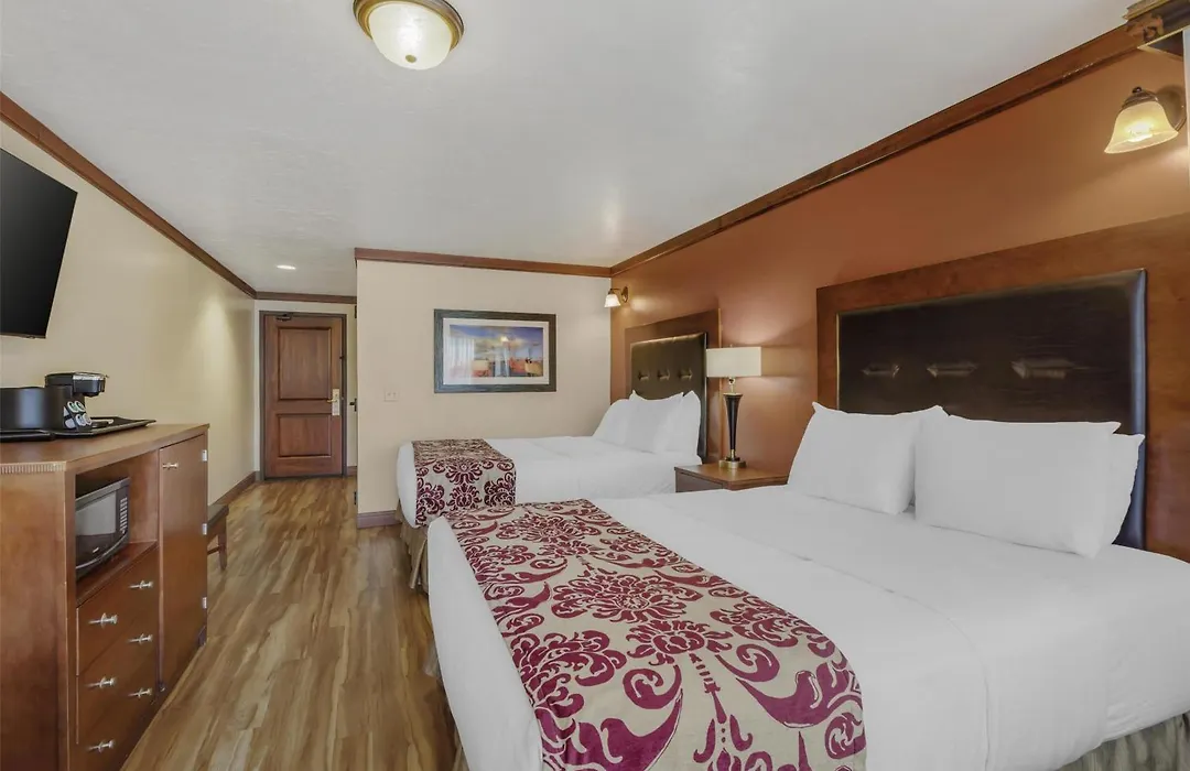 Best Western Plus Greenwell Inn-1