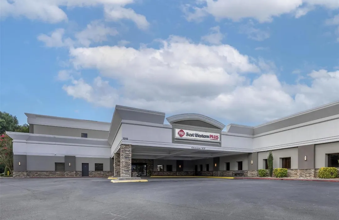 Best Western Plus Clemson Hotel & Conference Center-1
