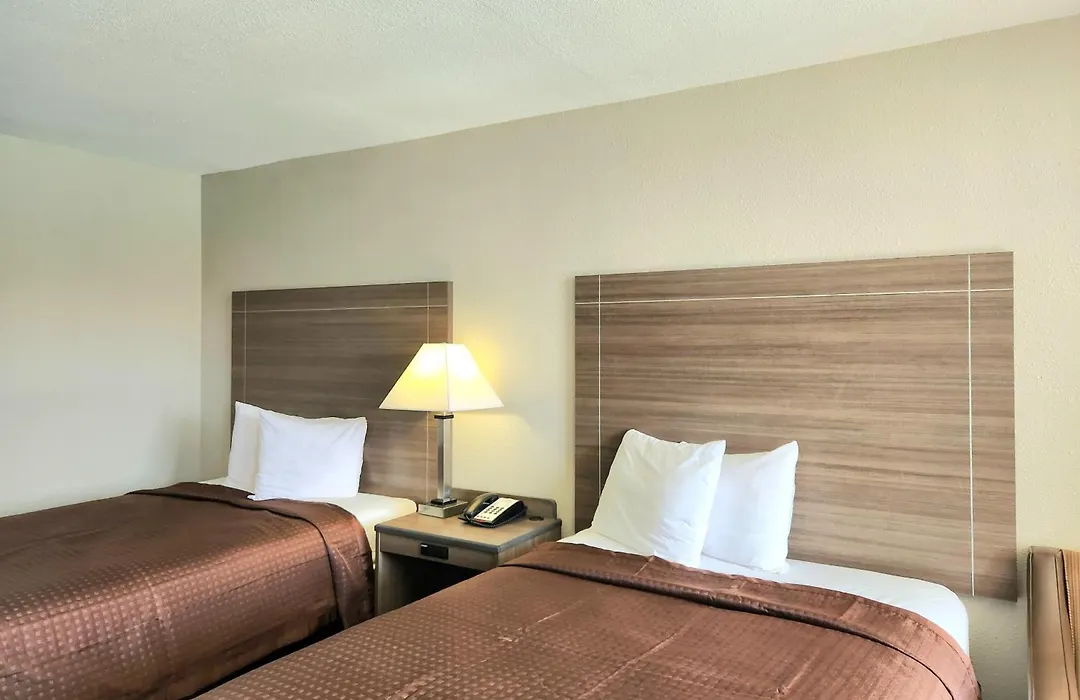 Days Inn By Wyndham Seguin Tx-1