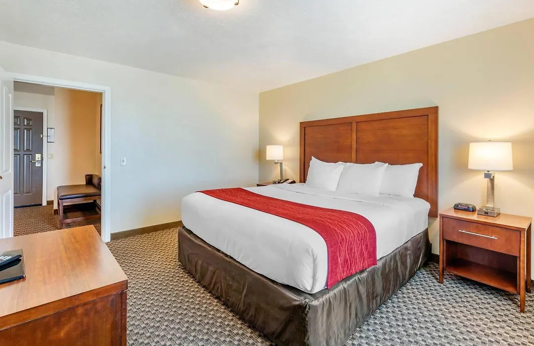 Comfort Inn & Suites Lancaster Antelope Valley-1
