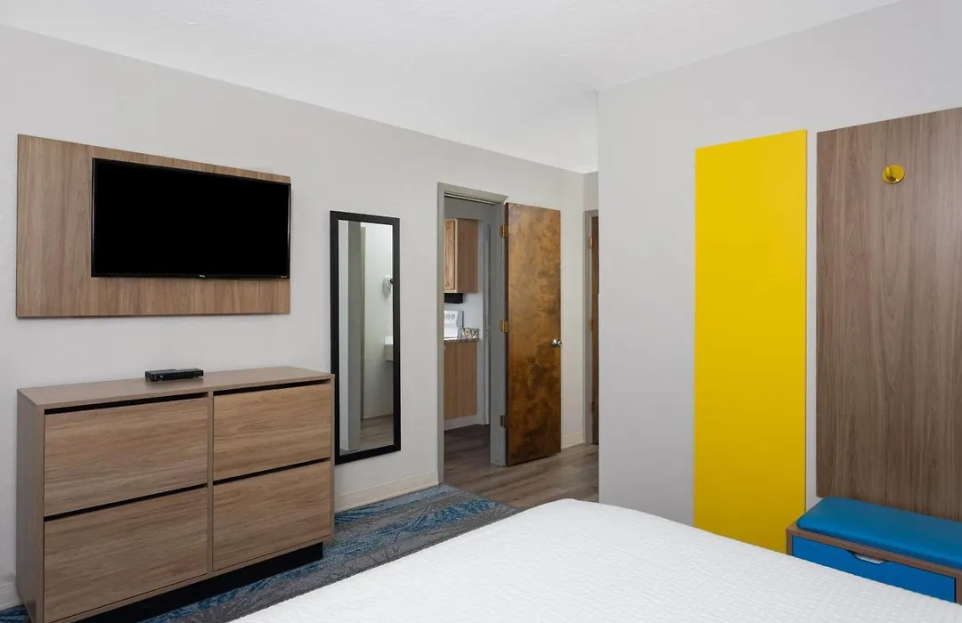 Days Inn And Suites By Wyndham Downtown Missoula-University-1