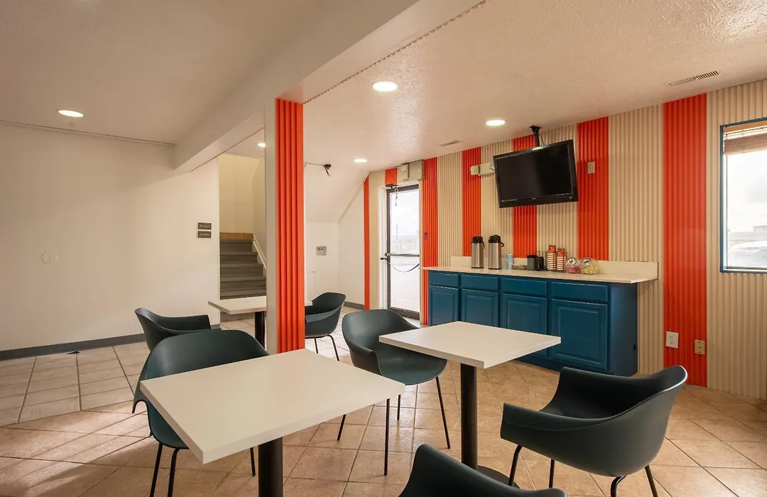 Studio 6 Limon, Co I 70-1