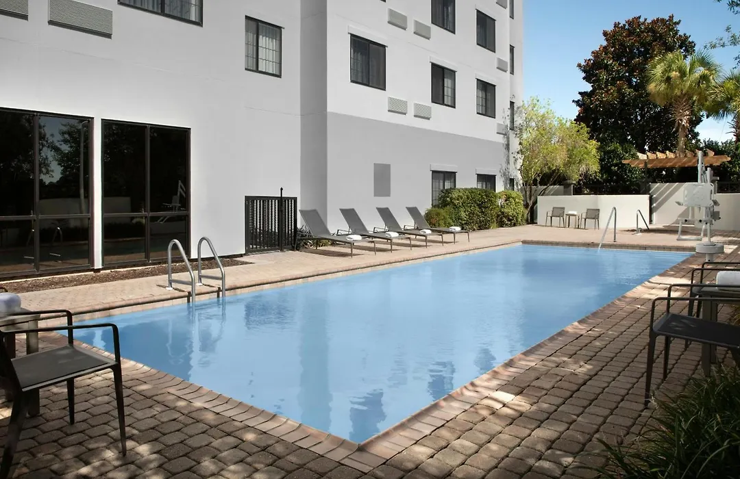 Courtyard By Marriott Pensacola Downtown-1