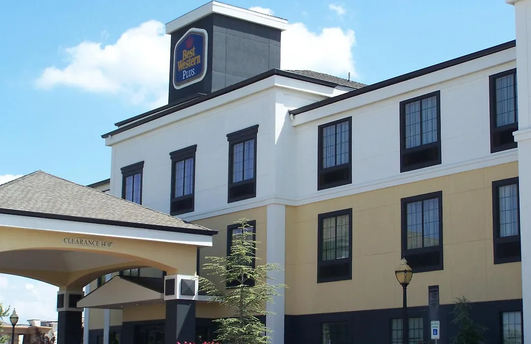 Best Western Plus Barsana Hotel & Suites-1