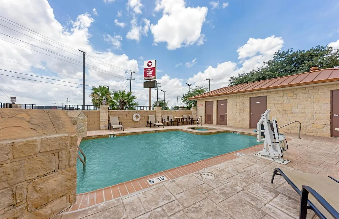 Best Western Plus San Antonio East Inn & Suites-1